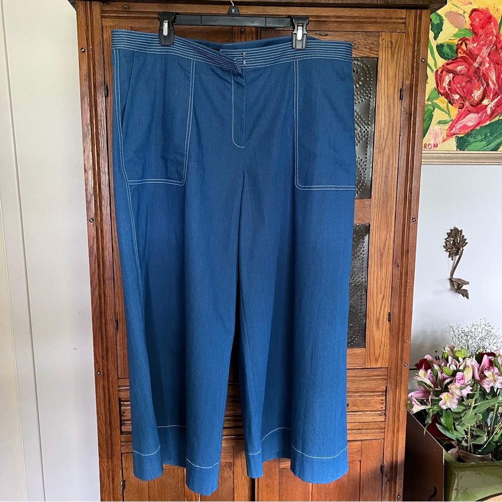 Crisp blue Lafayette 148 structured crop wide leg capris - women’s 18